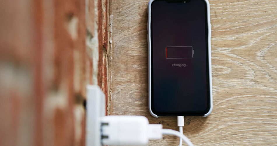 9 trik berguna untuk membuat baterai ponsel Anda bertahan lebih lama